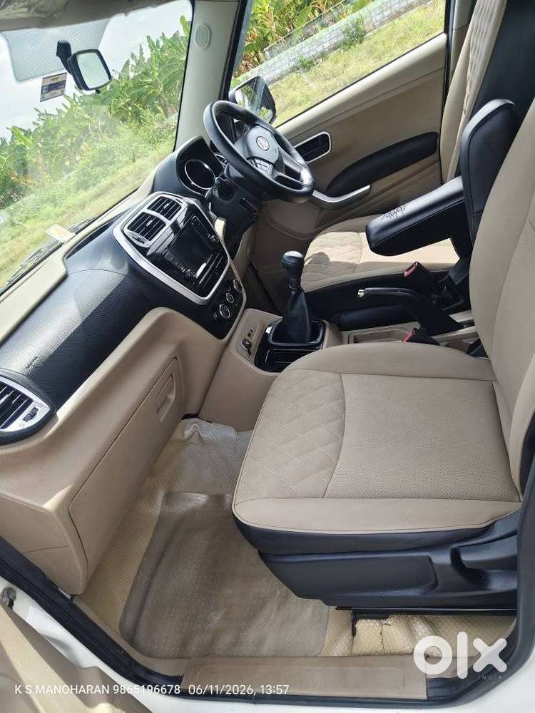 Mahindra Tuv 300 T10, 2018, Diesel