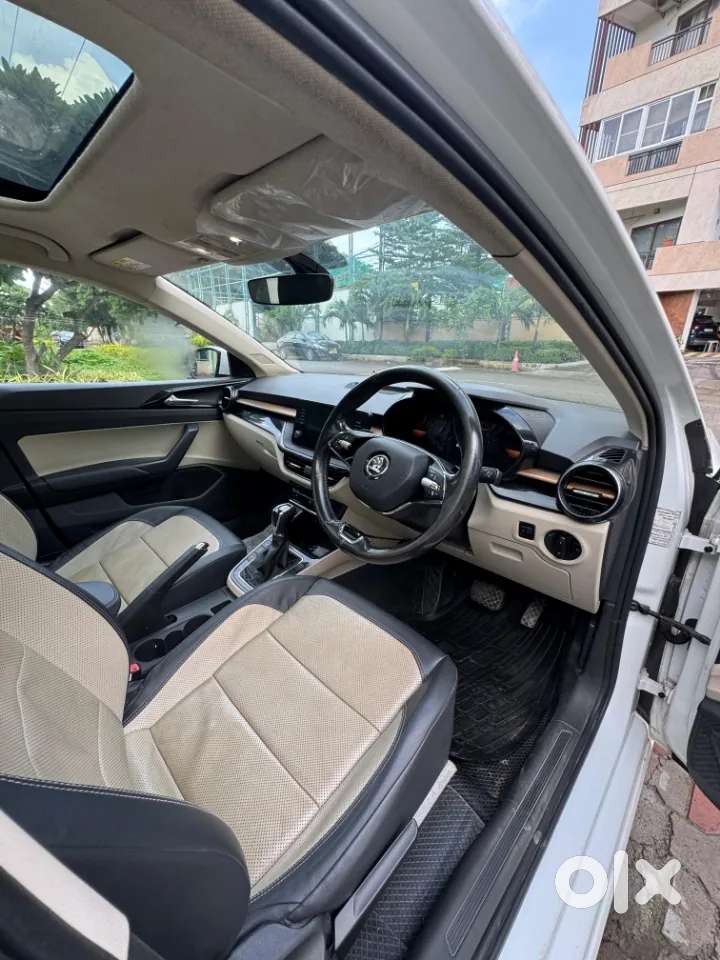 Skoda Slavia Style 1.0l Tsi At, 2022, Petrol