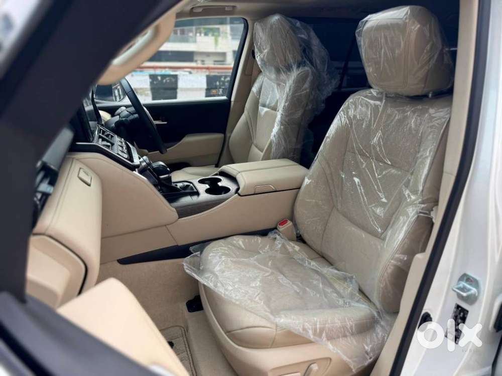 Toyota Land Cruiser Zx Petrol, 2025, Petrol