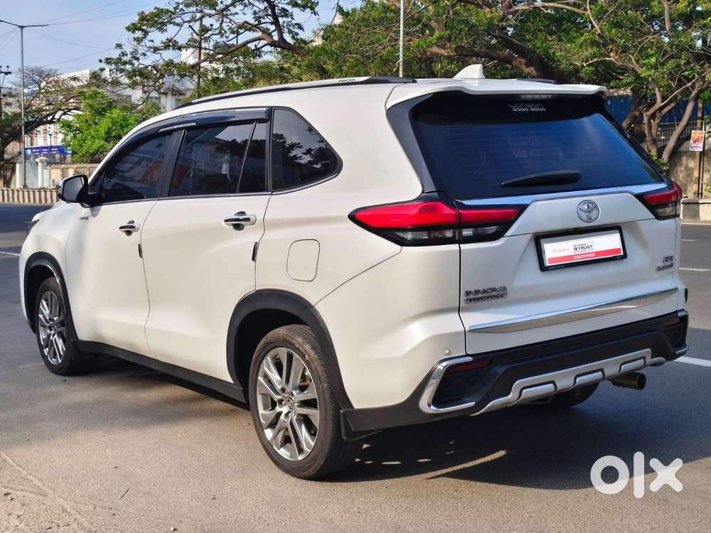 Toyota Innova Hycross 2.0 Zx Hybrid 7 Str, 2023, Petrol