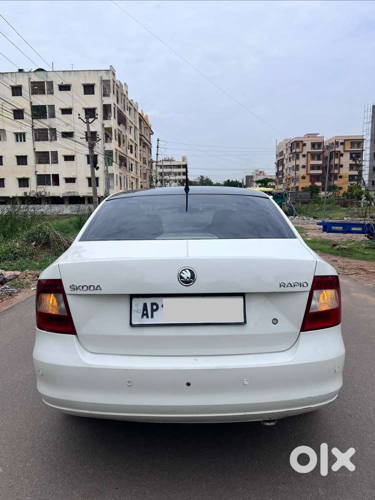 Skoda Rapid 1.5 Tdi At Style, 2015, Diesel