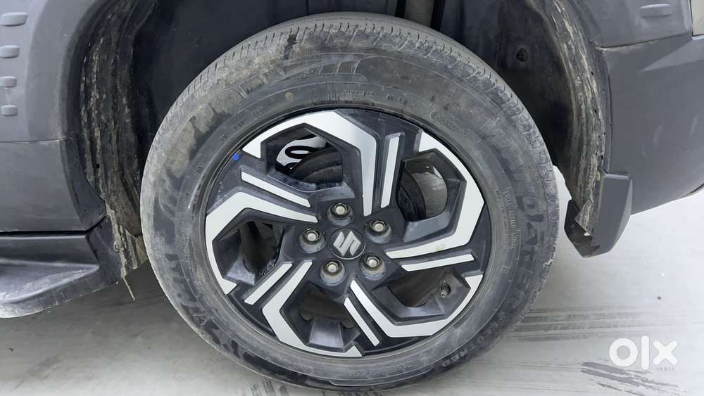 Maruti Suzuki Brezza 1.5 Zxi At Smart Hybrid Dual Tone, 2023, Petrol