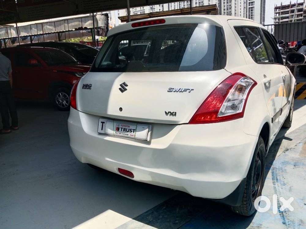Maruti Suzuki Swift Vxi 1.2 Abs Bs-iv, 2013, Petrol
