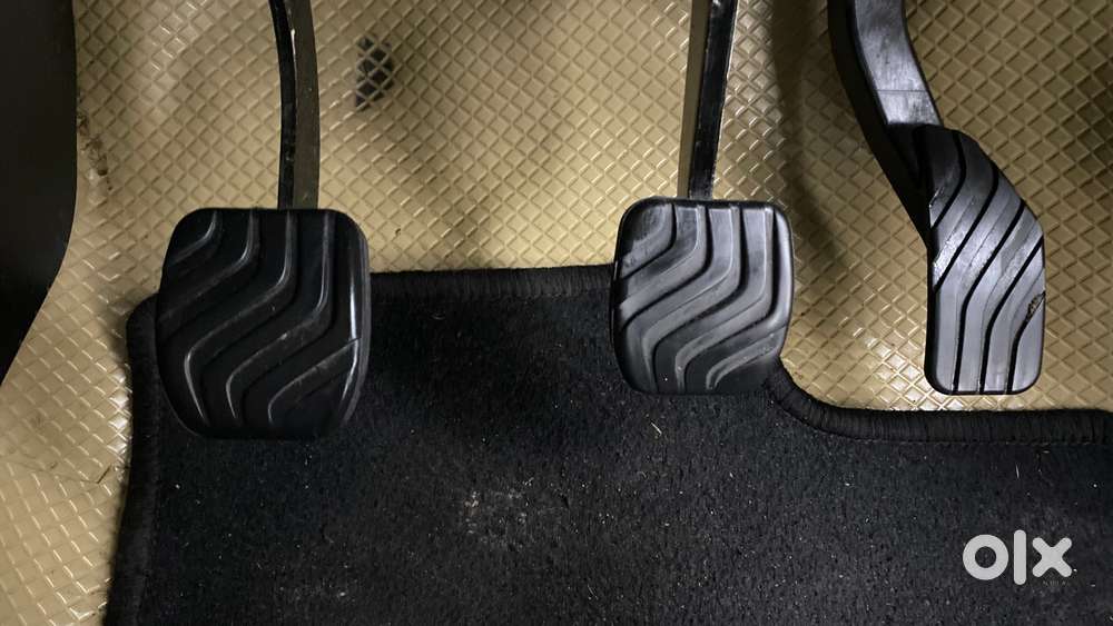 Renault Triber Rxt, 2023, Petrol