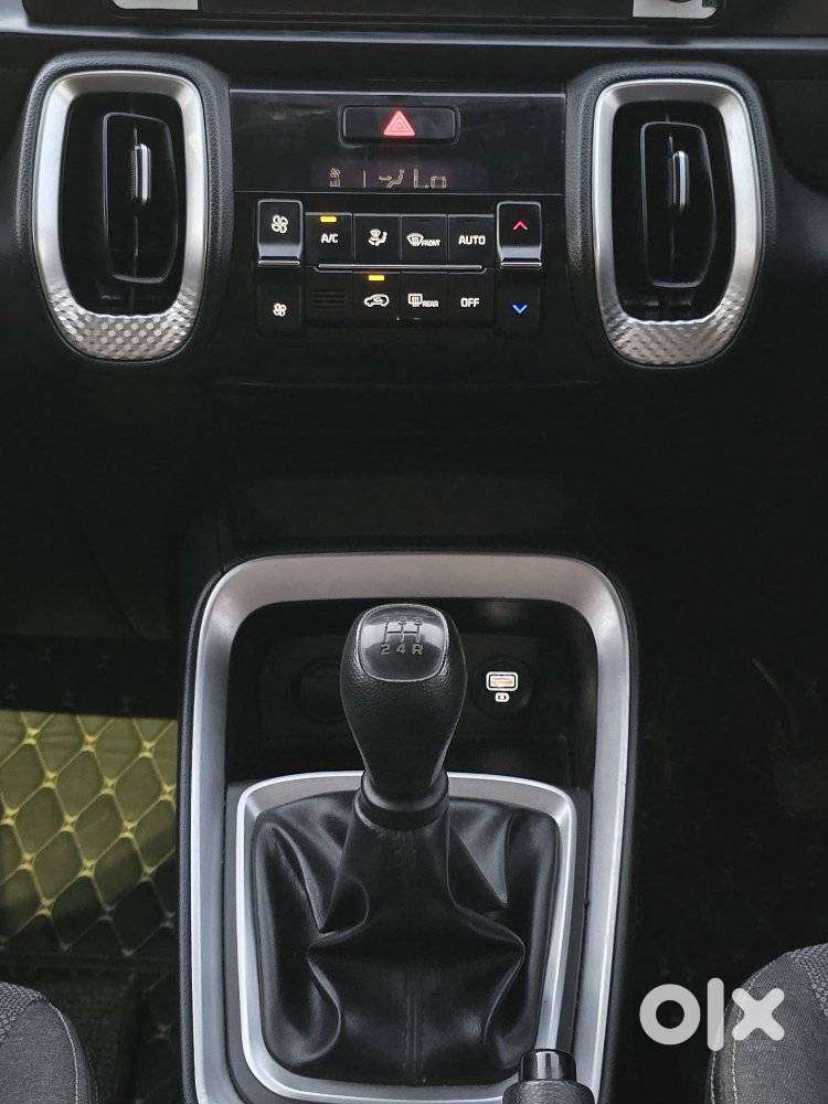 Kia Sonet, 2022, Petrol