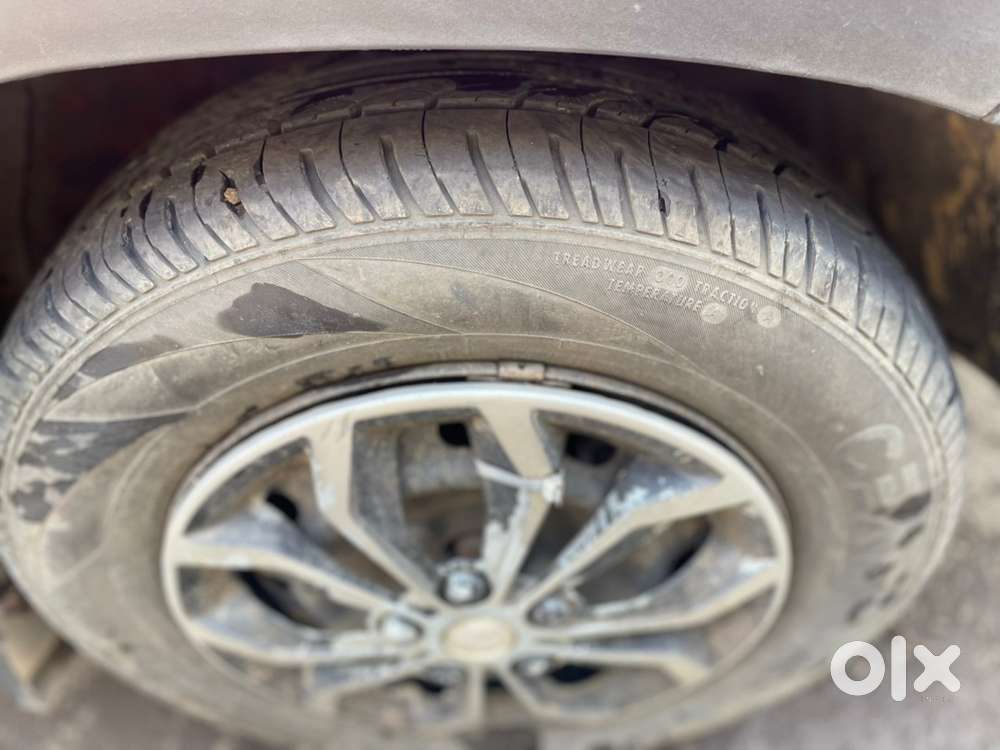 Mahindra Kuv 100 2017