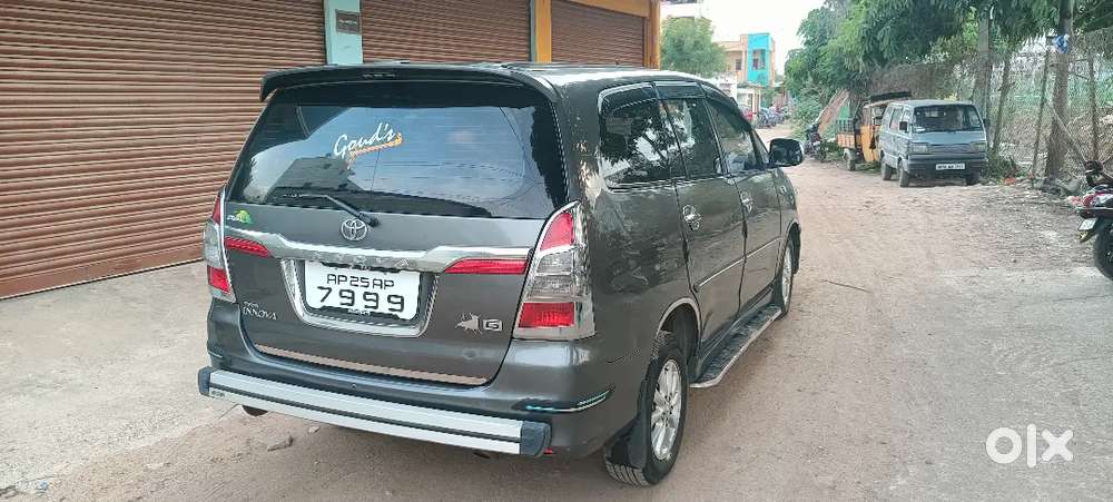 Toyota Innova 2.5 G2 7 2014