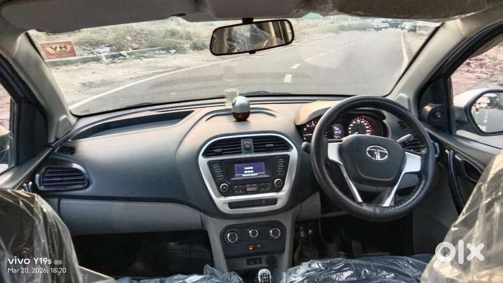 Tata Tiago 1.2 Revotron Xt (o), 2017, Petrol