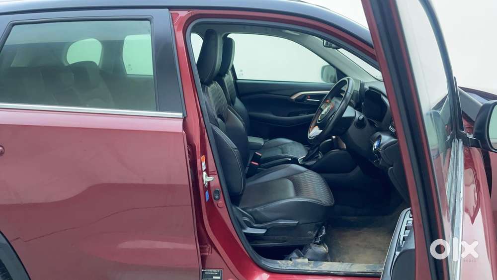Maruti Suzuki Grand Vitara 1.5 Alpha Plus Intelligent Hybrid Ecvt, 2..