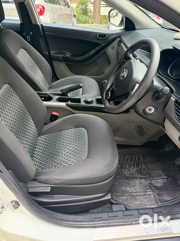 Tata Nexon 1.5 Revotorq Xm (s), 2020, Cng & Hybrids