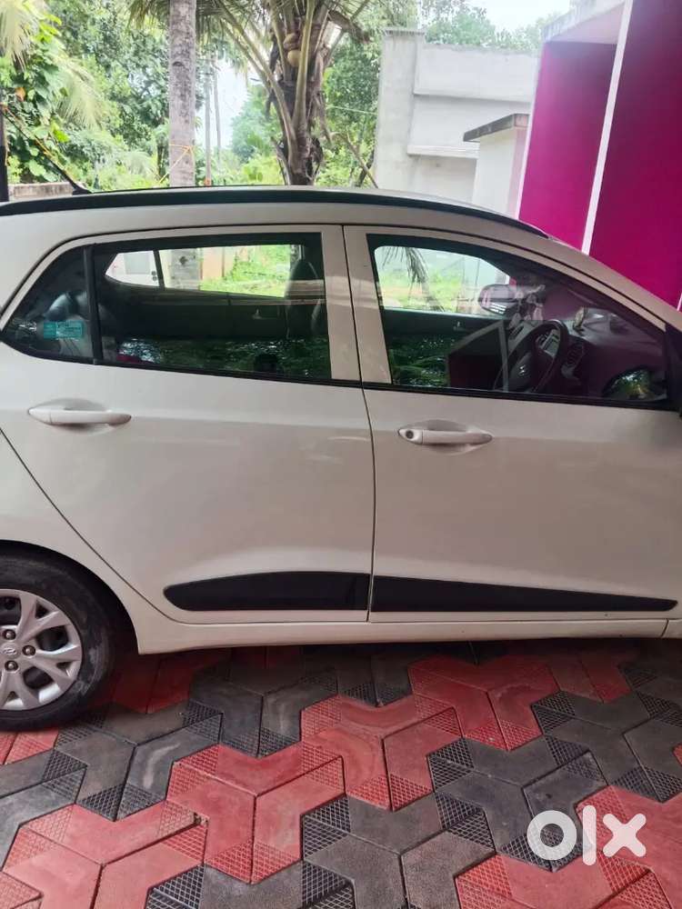 Hyundai Grand I10 2016 Diesel 100000 Km Driven
