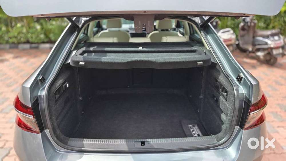 Skoda Superb 2.0 L&k Tsi At, 2020, Petrol