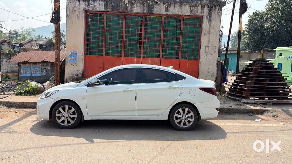Hyundai Fluidic Verna 2013