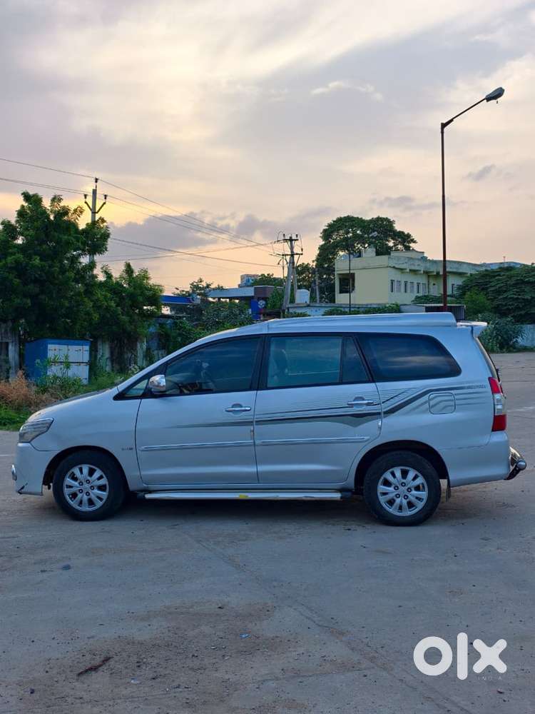 Toyota Innova 2010 Diesel 8seat