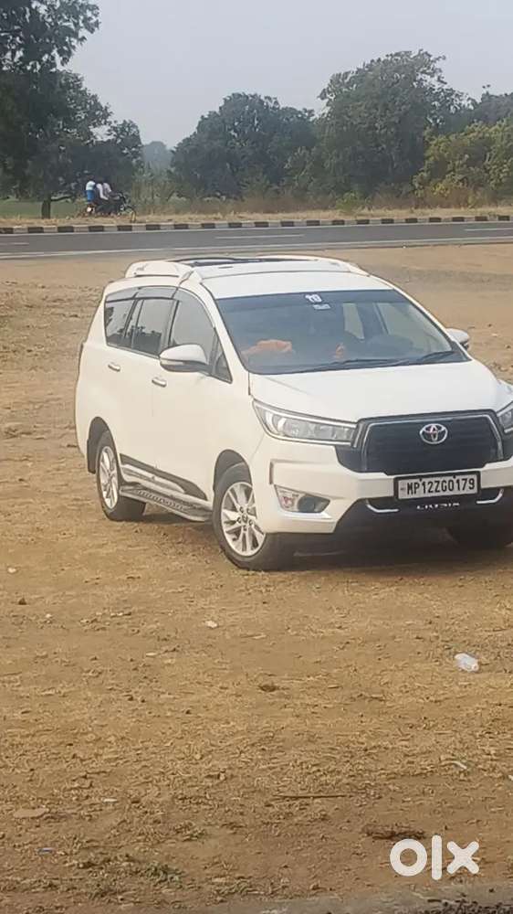 Toyota Innova Crysta 2016 Diesel Well Maintained Dec Ka Model Hai