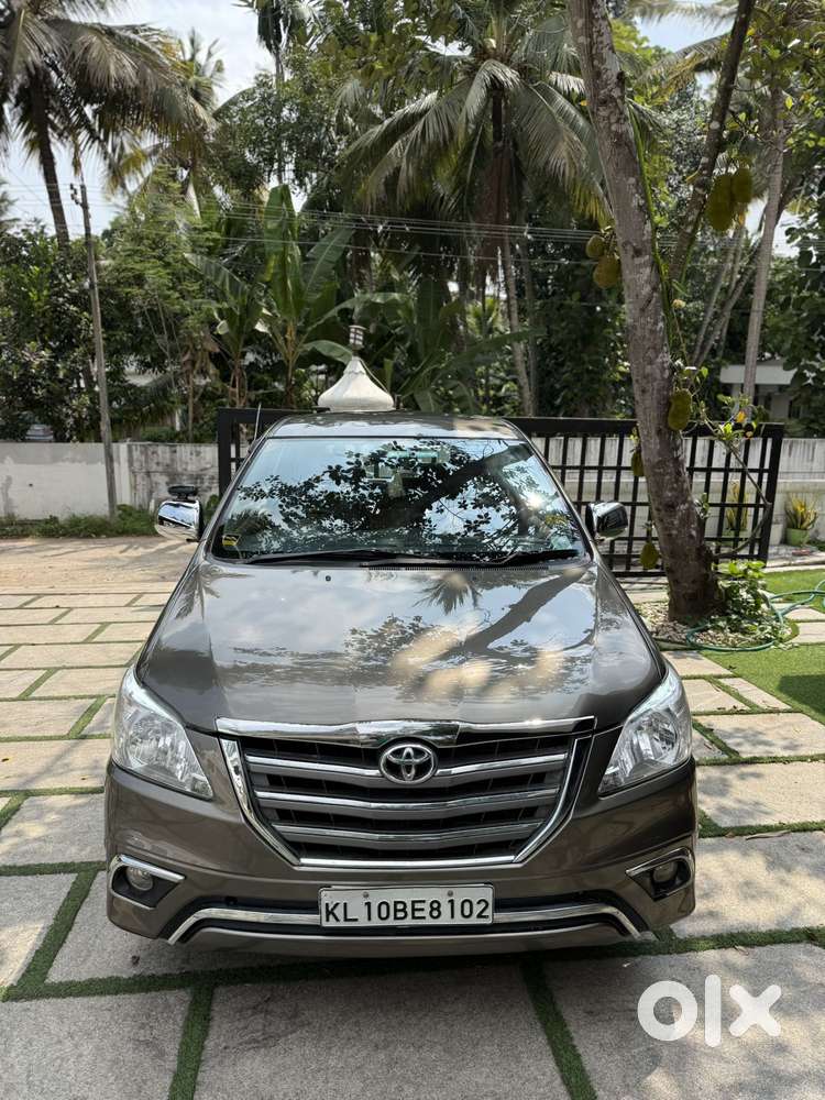 Toyota Innova 2.5 G (diesel) 8 Seater Bs Iv, 2016, Diesel