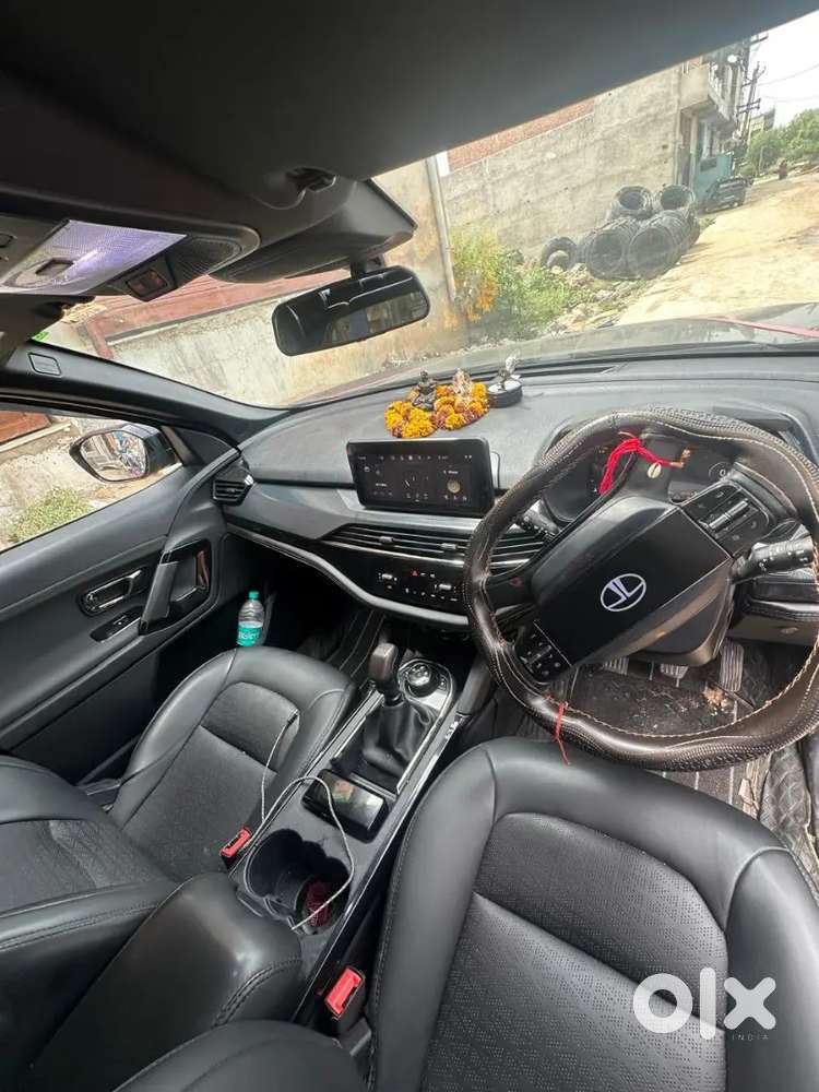 Tata Safari Dark 2024 Manual With Panaromic Sunroof