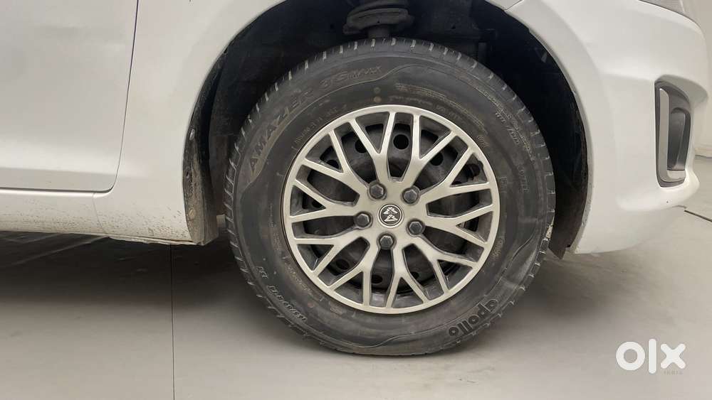 Maruti Suzuki Swift Vxi Optional, 2016, Petrol