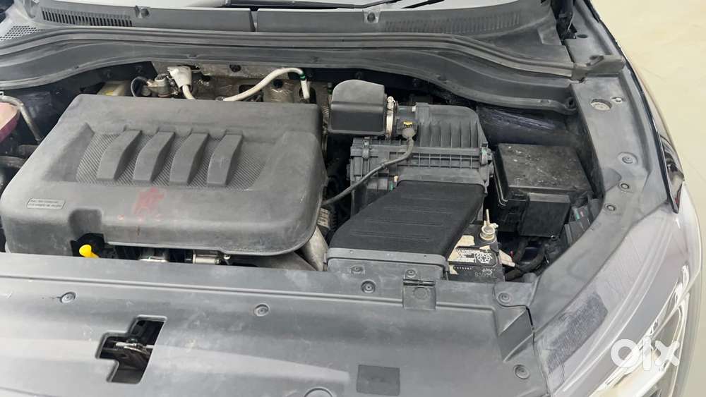 Mahindra Xuv700 2.2 Ax 7 Diesel At Luxury Pack Str Awd, 2022, Diesel