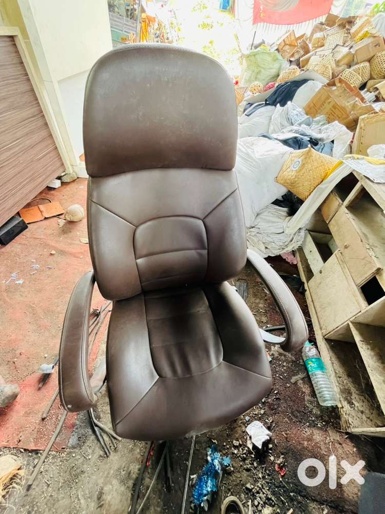 Office chair leather seat used good