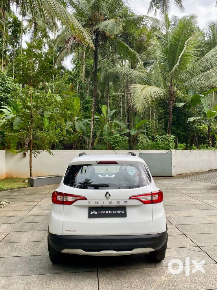 Renault Triber Rxz, 2022, Petrol