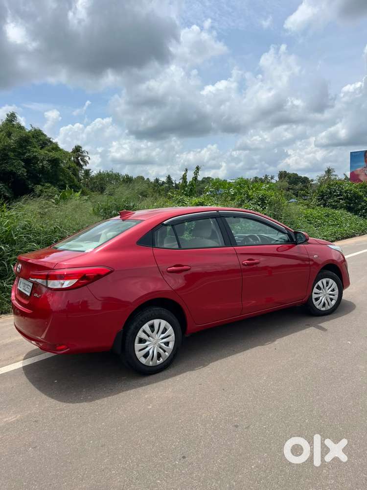 Toyota Yaris J Cvt, 2019, Petrol