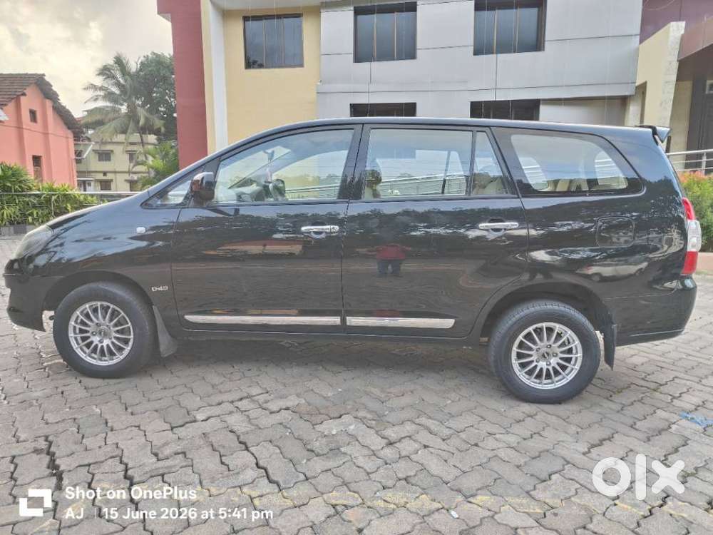 Toyota Innova 2.5 G (diesel) 7 Seater Bs Iv, 2006, Diesel