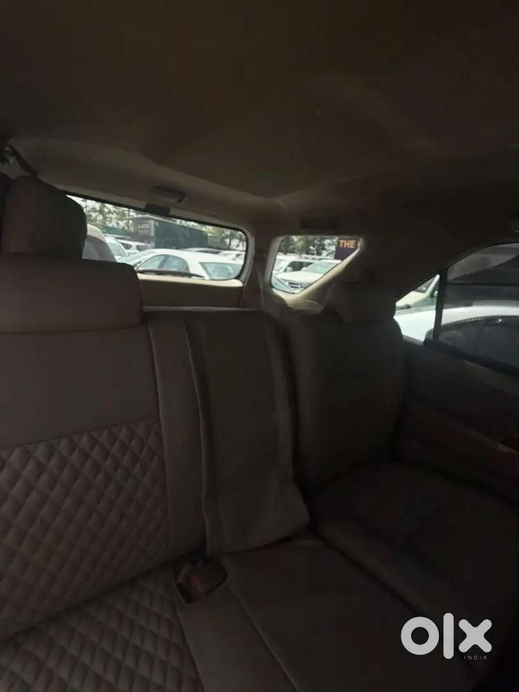 Toyota Fortuner 2011 4*4 Mt