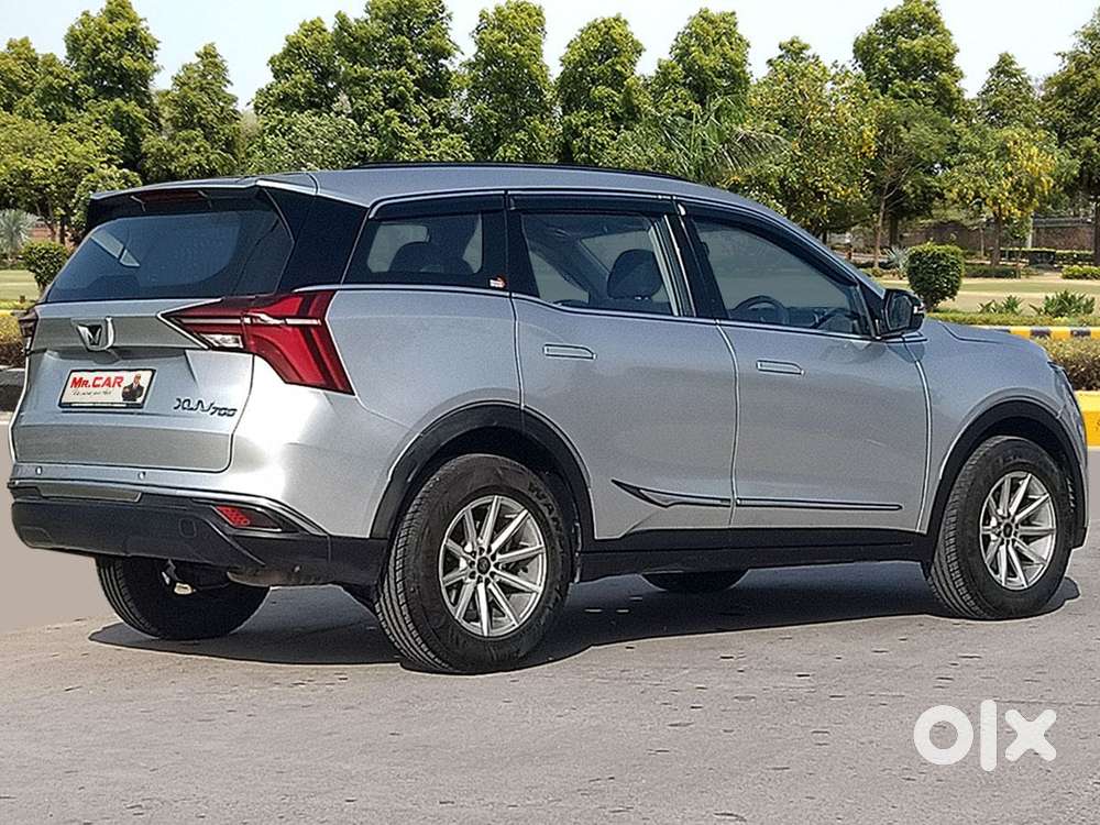 Mahindra Xuv700 2.0 Mx Petrol Mt 5 Str, 2024, Petrol