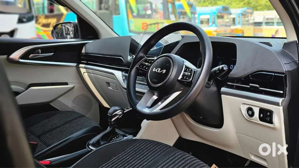 Kia Carens 2022 Petrol Well Maintained