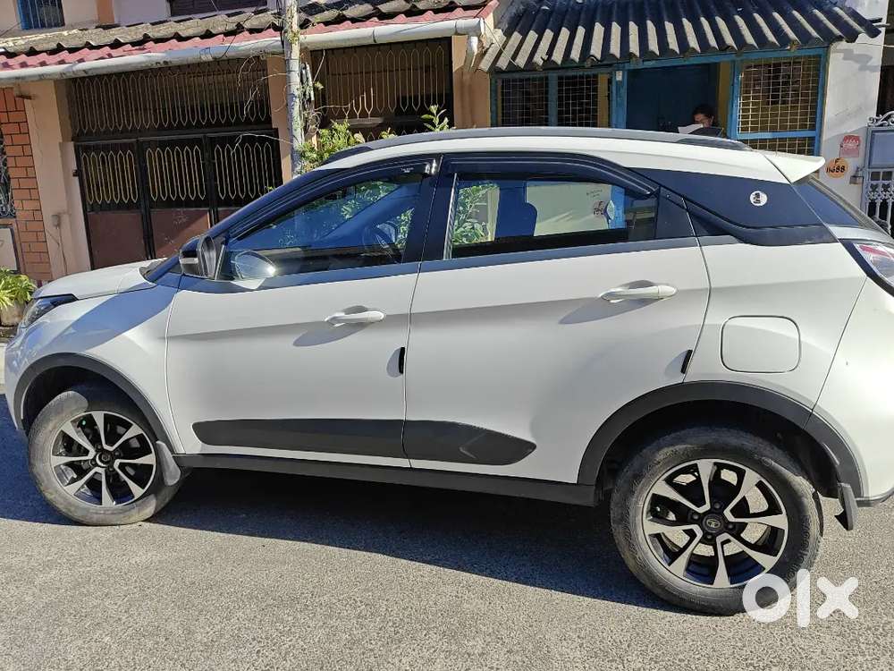 Tata Nexon Xz+s Petrol  | White | 48,000 Km