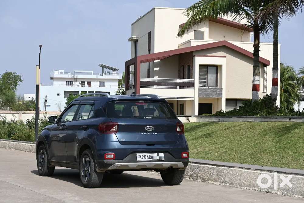 Hyundai Venue 2021 Diesel Well Maintained
