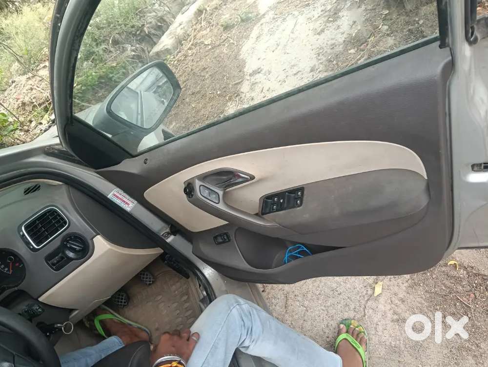 Volkswagen Vento Highline 2012 (petrol/cng)