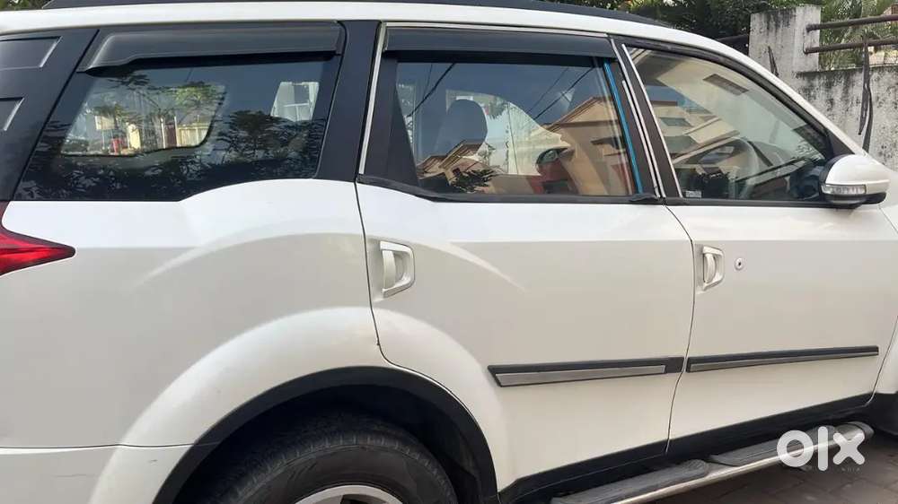 Mahindra Xuv500 2017 Diesel 76500 Km Driven