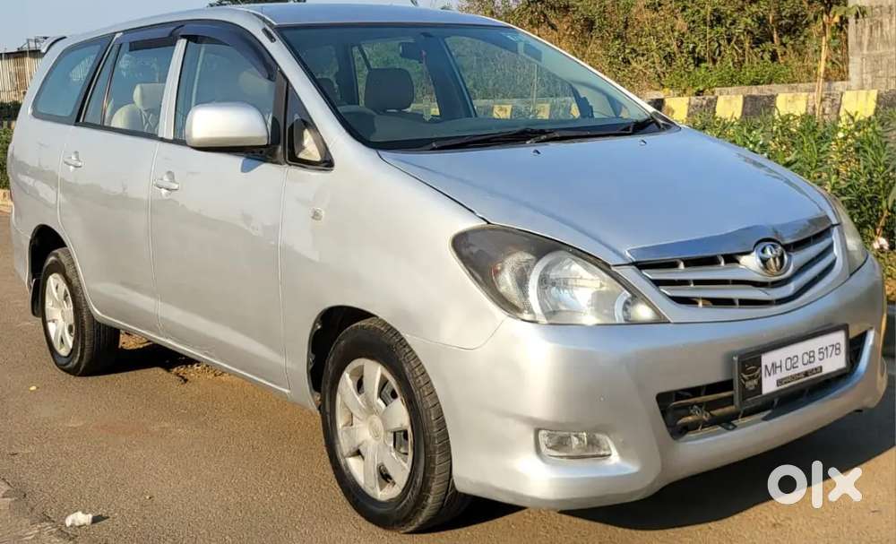 Toyota Innova Hycross 2011 113000 Km