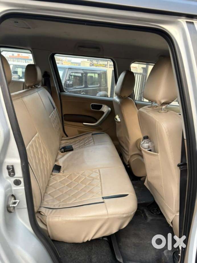 Mahindra Tuv 300 T8 Amt (automatic), 2018, Diesel