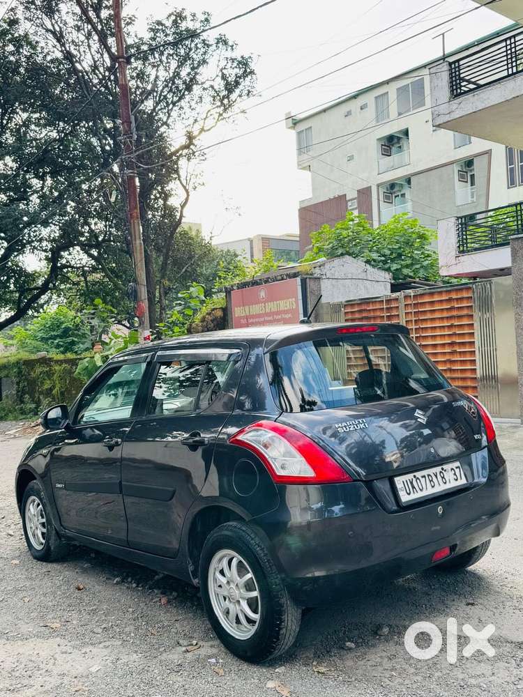 Maruti Suzuki Swift Vxi + Manual, 2017, Petrol
