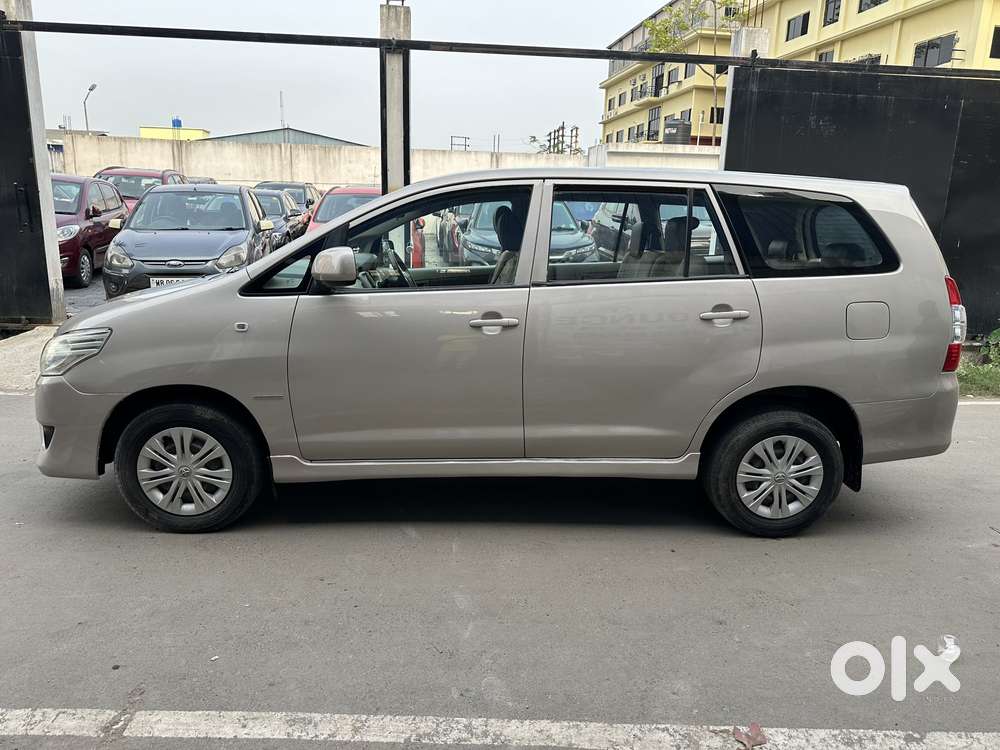 Toyota Innova 2.5 G (diesel) 8 Seater, 2012, Diesel