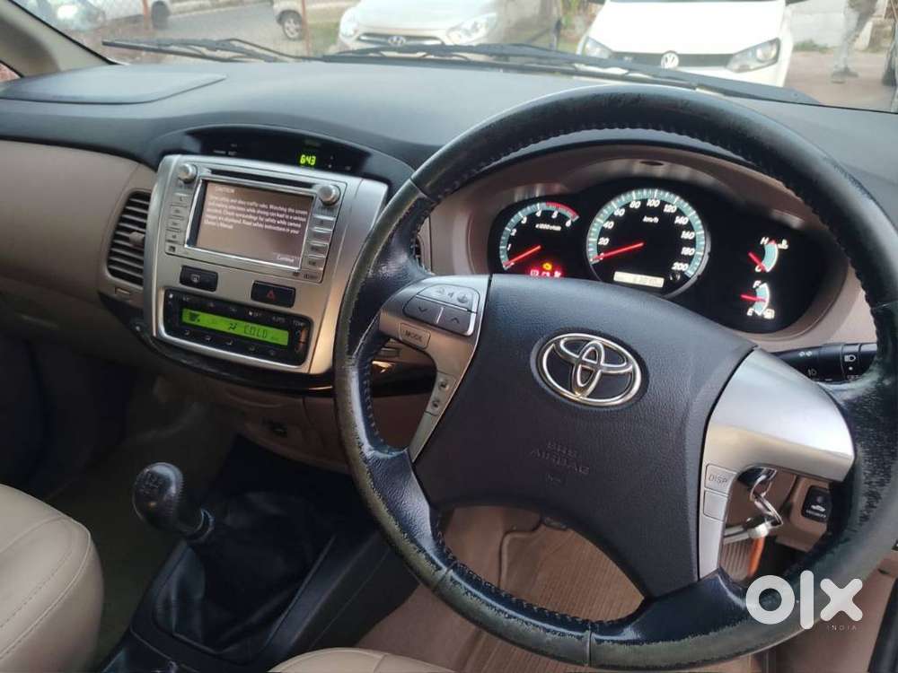Toyota Innova [2013-2016] 2.5 V Diesel 7 Str, 2015, Diesel