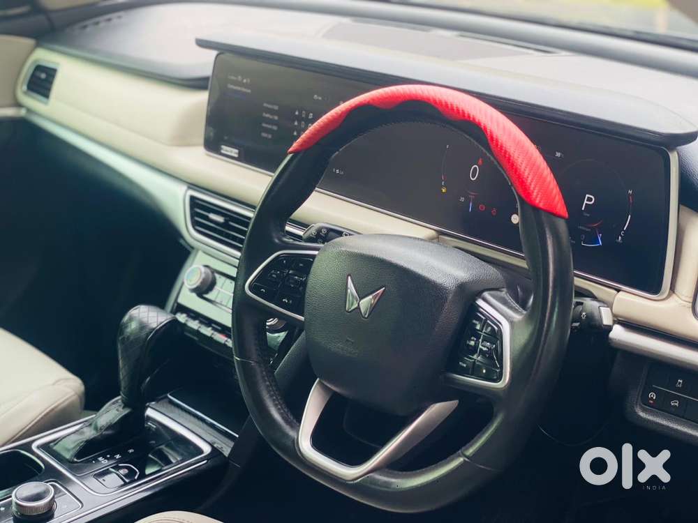 Mahindra Xuv700 2.2 Ax 7 Diesel At Luxury Pack Str, 2023, Diesel