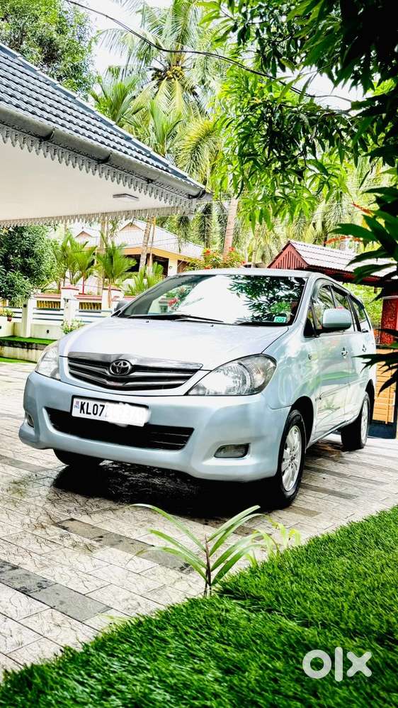 Toyota Innova 2009 Diesel 100010 Km Driven