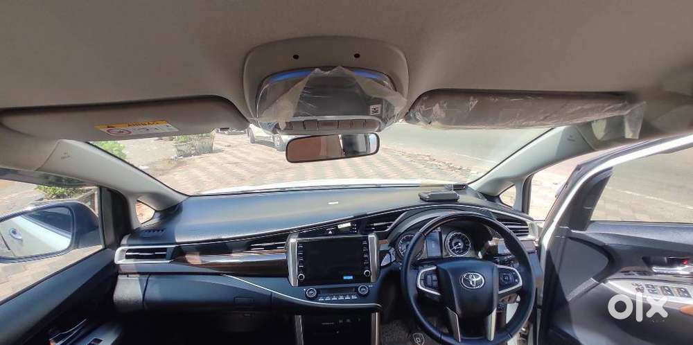 Toyota Innova Crysta, 2022, Petrol