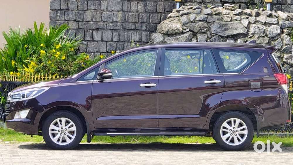 Toyota Innova Crysta 2.4 V 8 Str, 2016, Diesel