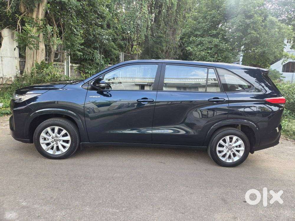 Toyota Innova Hycross 2.0 Vx (o) Hybrid 7 Str, 2024, Petrol