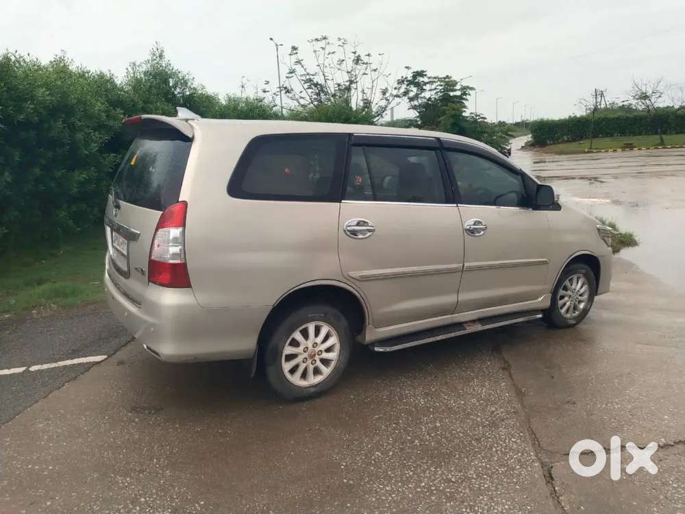 Toyota Innova 2012 Diesel 179000 Km Driven