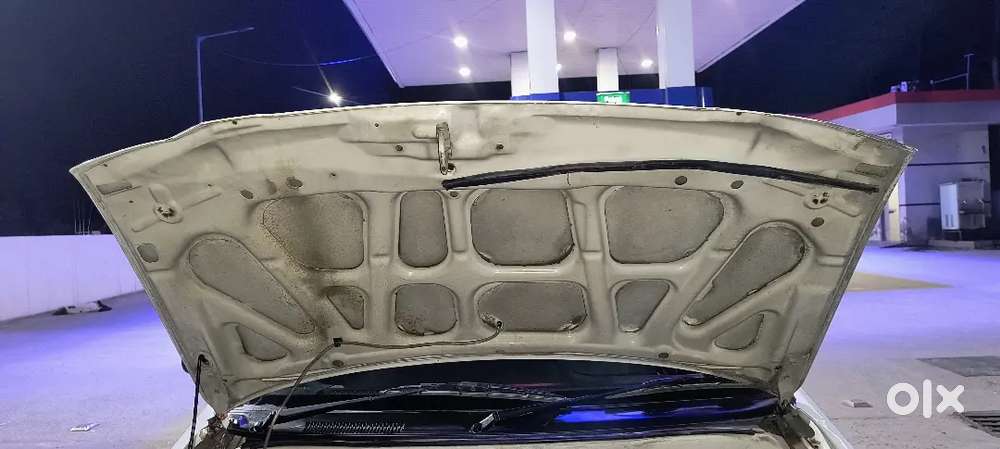 फुल इंश्योरेंस चाइल्ड Ac हीटर Ok न्यू टायर कोई कमी नहीं है गुड कंडीशन