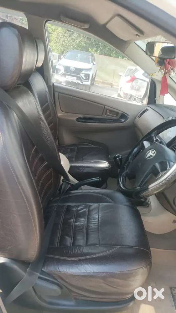 Innova 2016 Showroom Condition