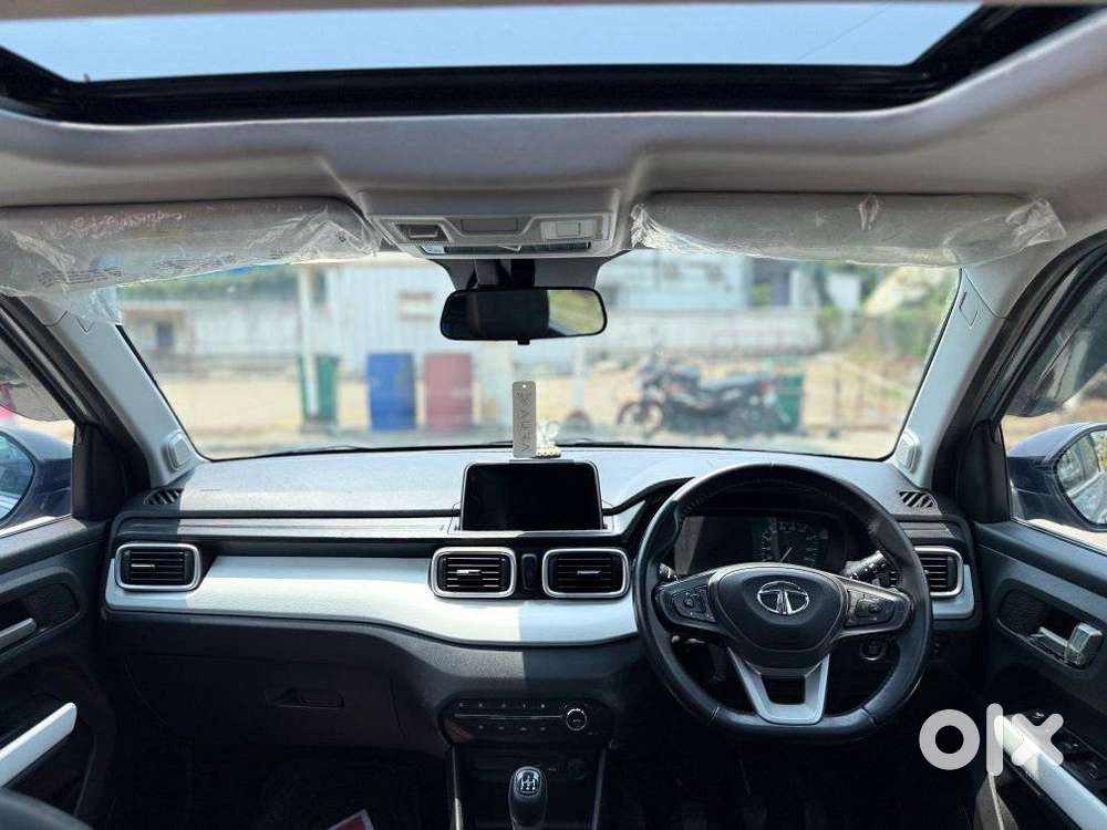 Tata Punch Creative Dual Tone Mt Sunroof, 2023, Diesel