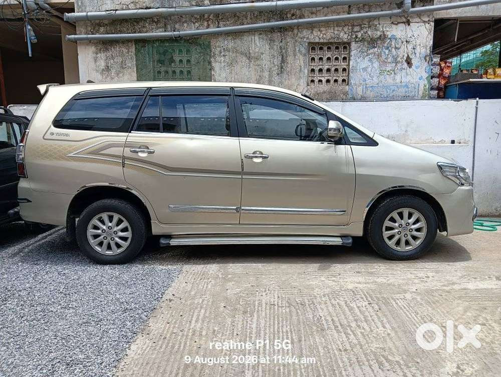 Toyota Innova 2.5 Z Diesel 7 Seater Bs Iv, 2014, Diesel