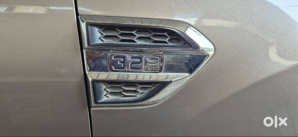 Ford Endeavour 3.2 Titanium Plus 4x4 At